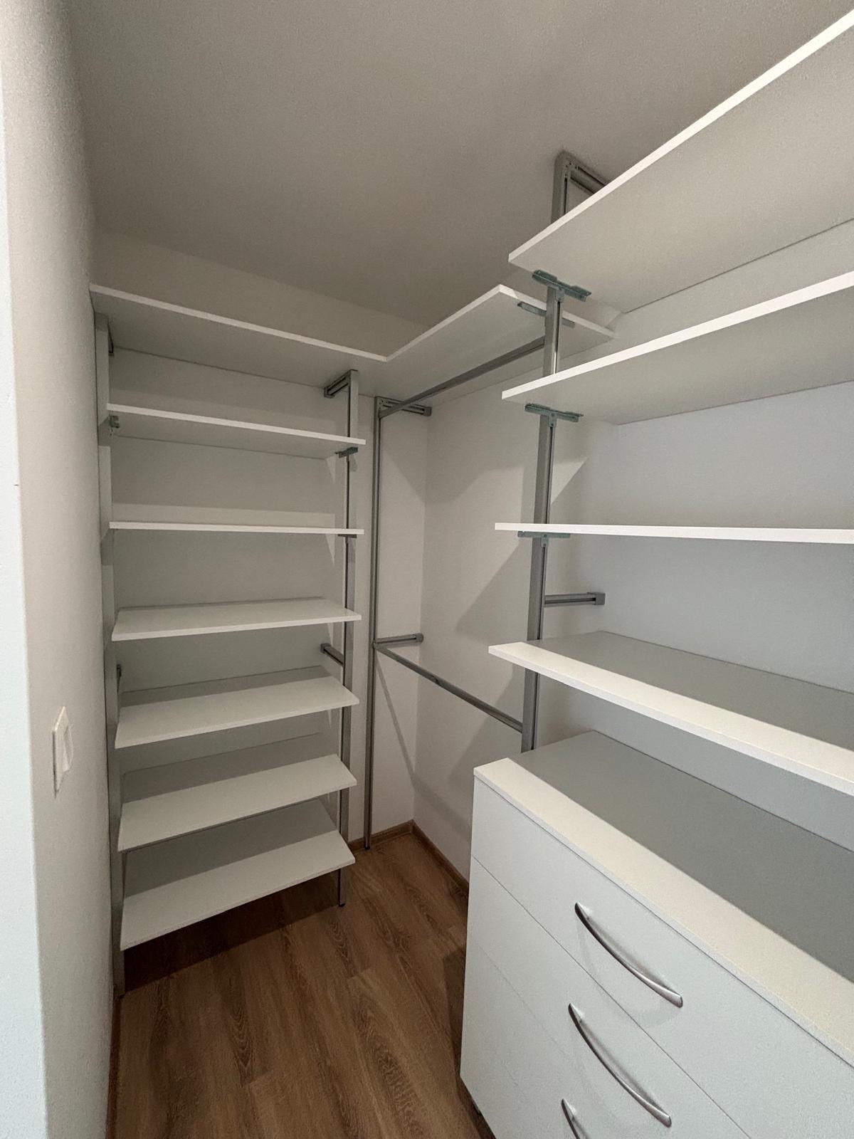 FALAT Vstavaté skrine